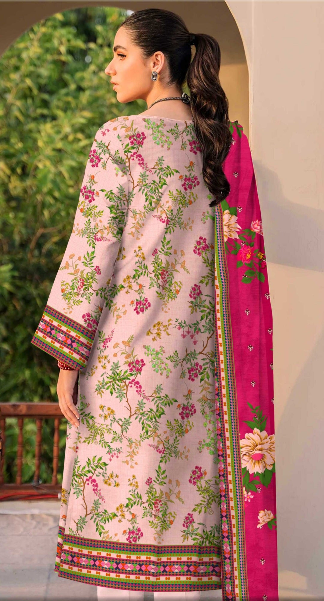 Printed Lawn 3-pc Unstitched Suit