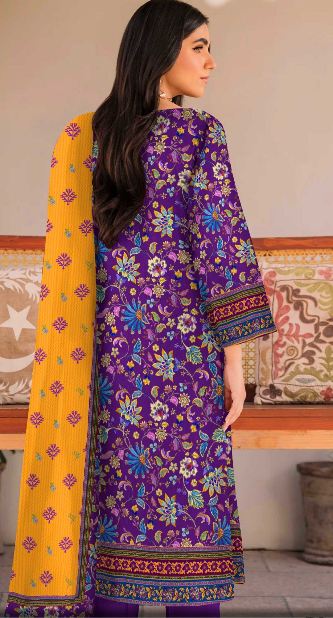 Printed Lawn 3-pc Unstitched Suit