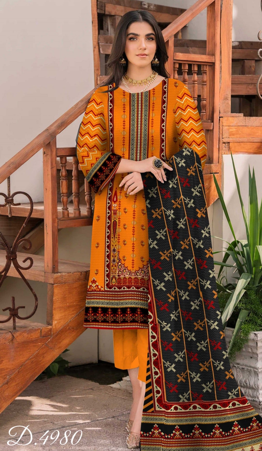 Printed Lawn 3-pc Unstitched Suit