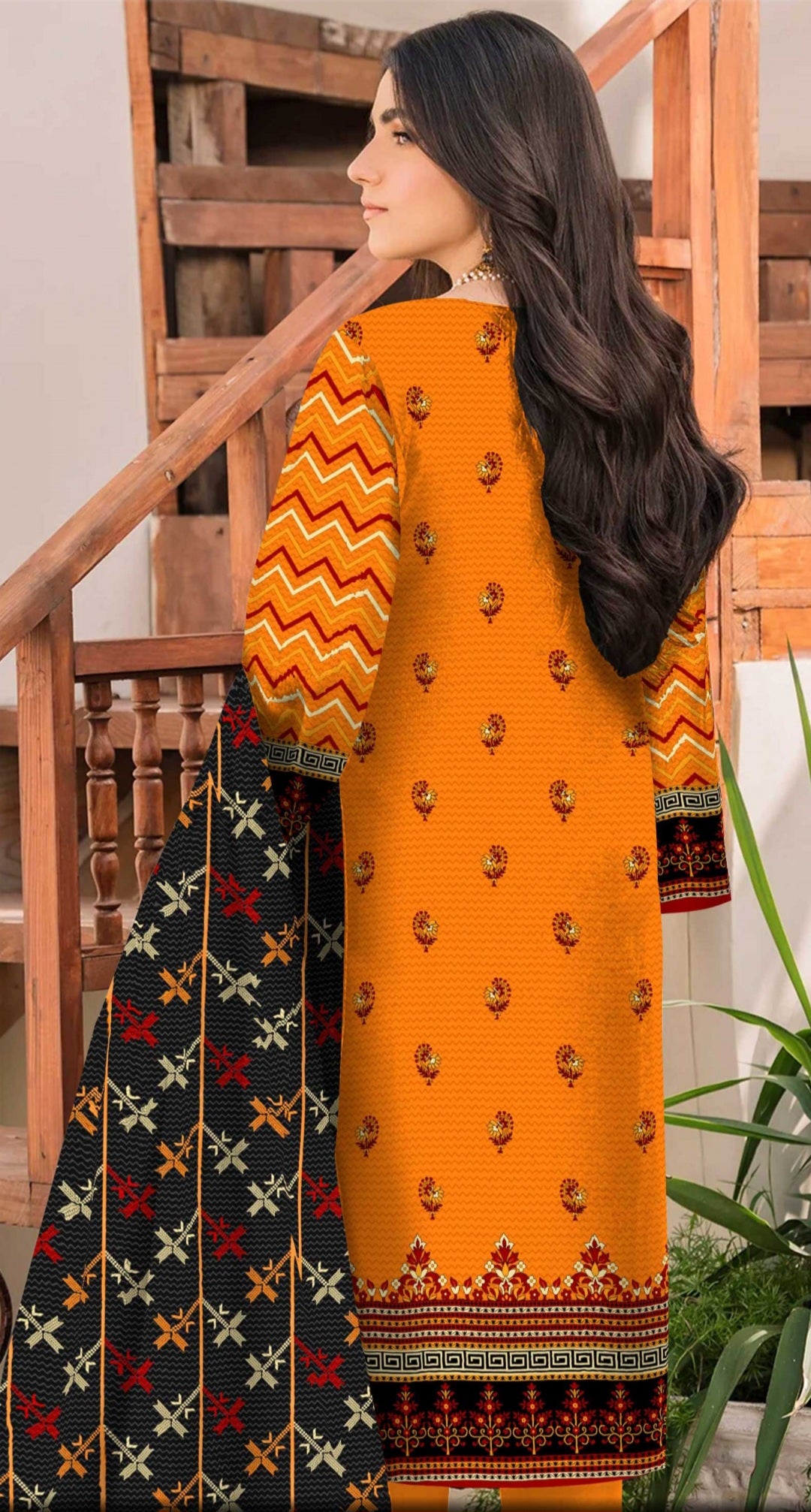 Printed Lawn 3-pc Unstitched Suit