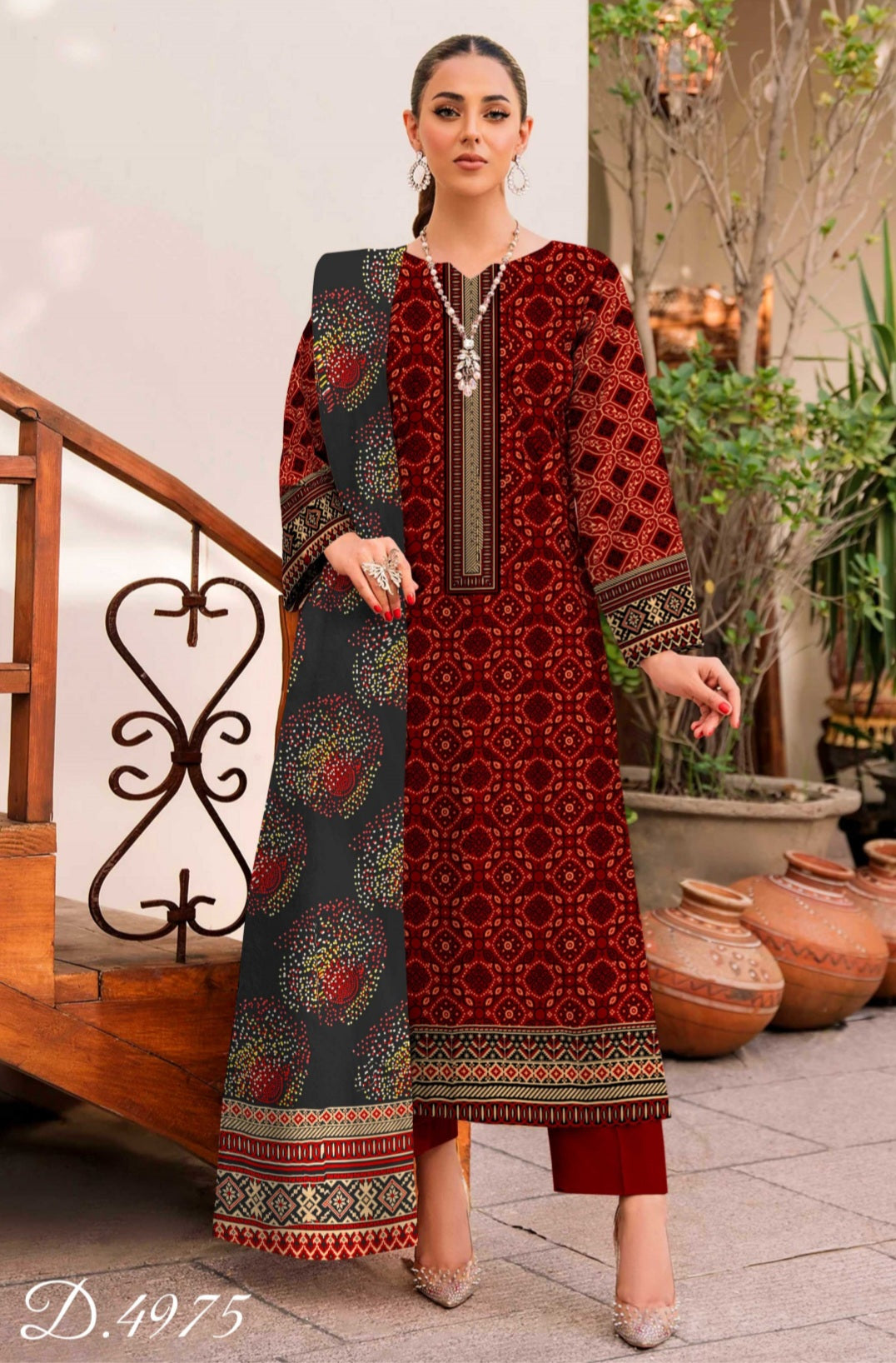 Printed Lawn 3-pc Unstitched Suit